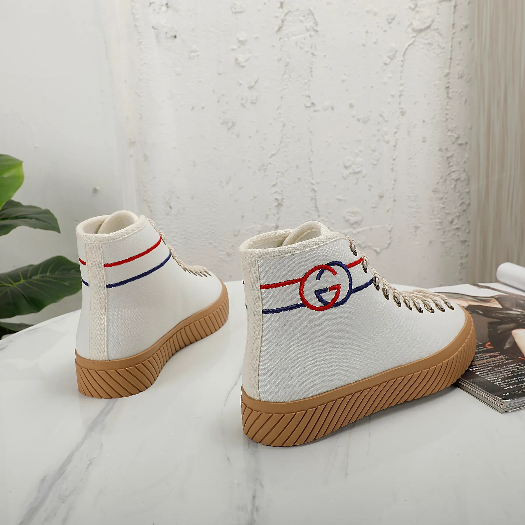 Men 👟👟Ex-factory price 440👟👟 +10 GUCCI, couple style, other colors also available, you can also place an order with pictures